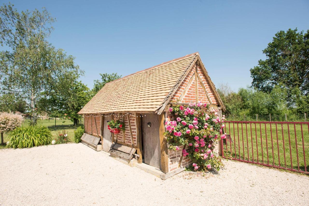 La Maison Du Bonheur Saint-Martin-en-Bresse Exterior photo